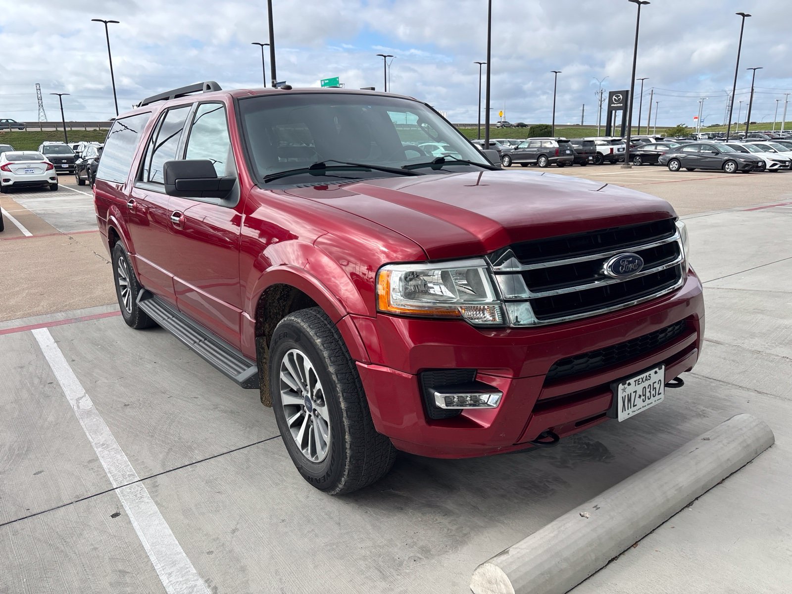 Used 2016 Ford Expedition EL XLT w/ Equipment Group 202A AWD/4WD image 3