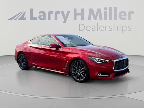 Used 2017 INFINITI Q60 Red Sport 400 RWD image 7
