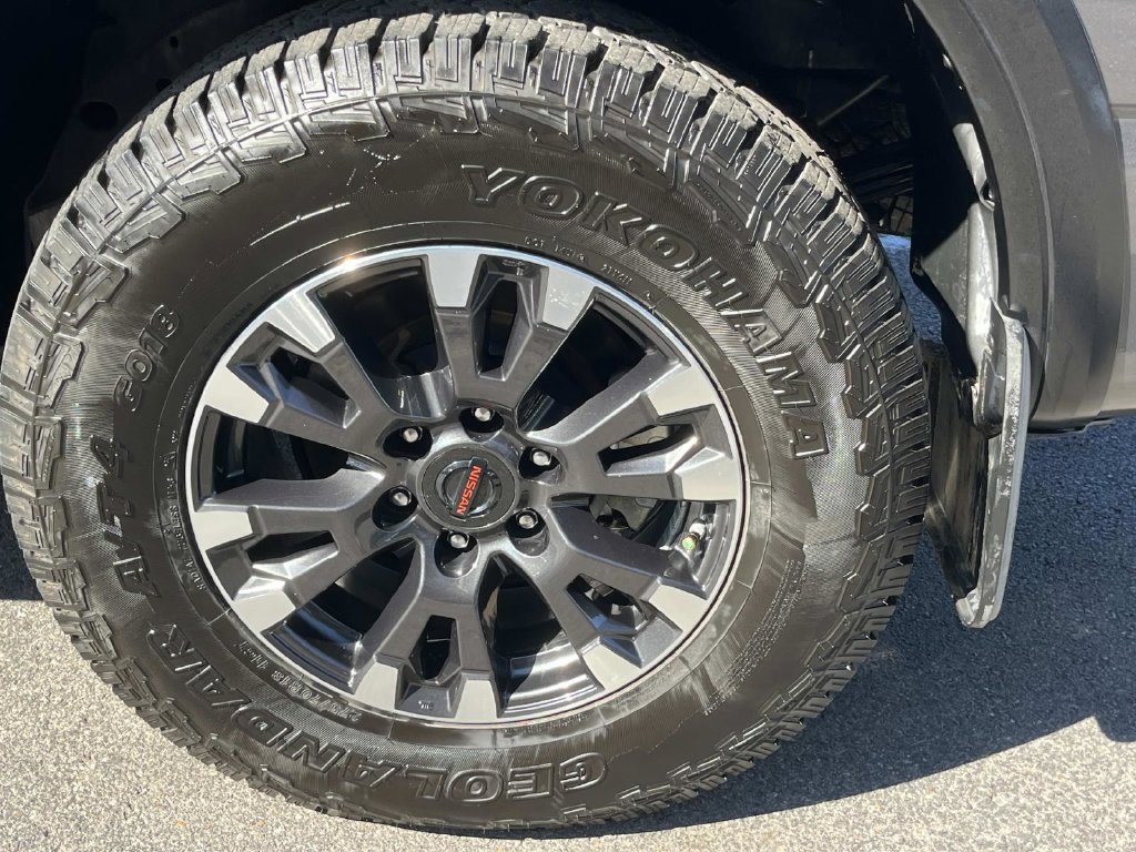 Used 2021 Nissan Titan PRO-4X w/ Pro-4x Convenience Package AWD/4WD image 13