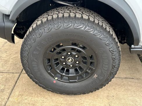 New 2026 Ford Bronco Badlands image 6