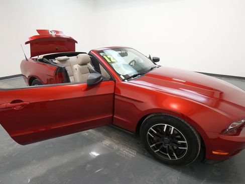 Used 2012 Ford Mustang Premium image 25