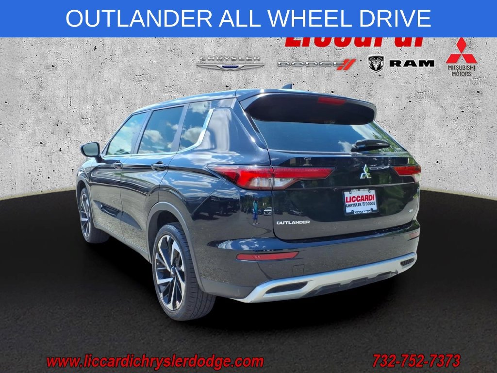 Used 2024 Mitsubishi Outlander SE AWD/4WD image 4