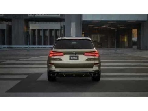 Used 2026 BMW X5 sDrive40i w/ M Sport Package RWD image 5