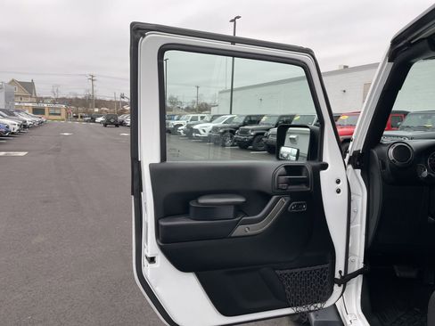 Used 2017 Jeep Wrangler Unlimited Sport w/ Quick Order Package 24S image 33