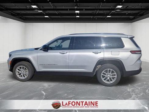 Used 2023 Jeep Grand Cherokee L Laredo w/ Luxury Tech Group I AWD/4WD image 2