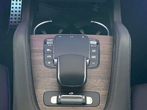 Used 2022 Mercedes-Benz GLS 450 4MATIC image 17