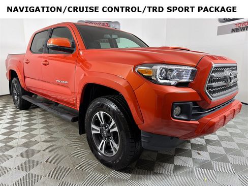 Used 2016 Toyota Tacoma TRD Sport image 1