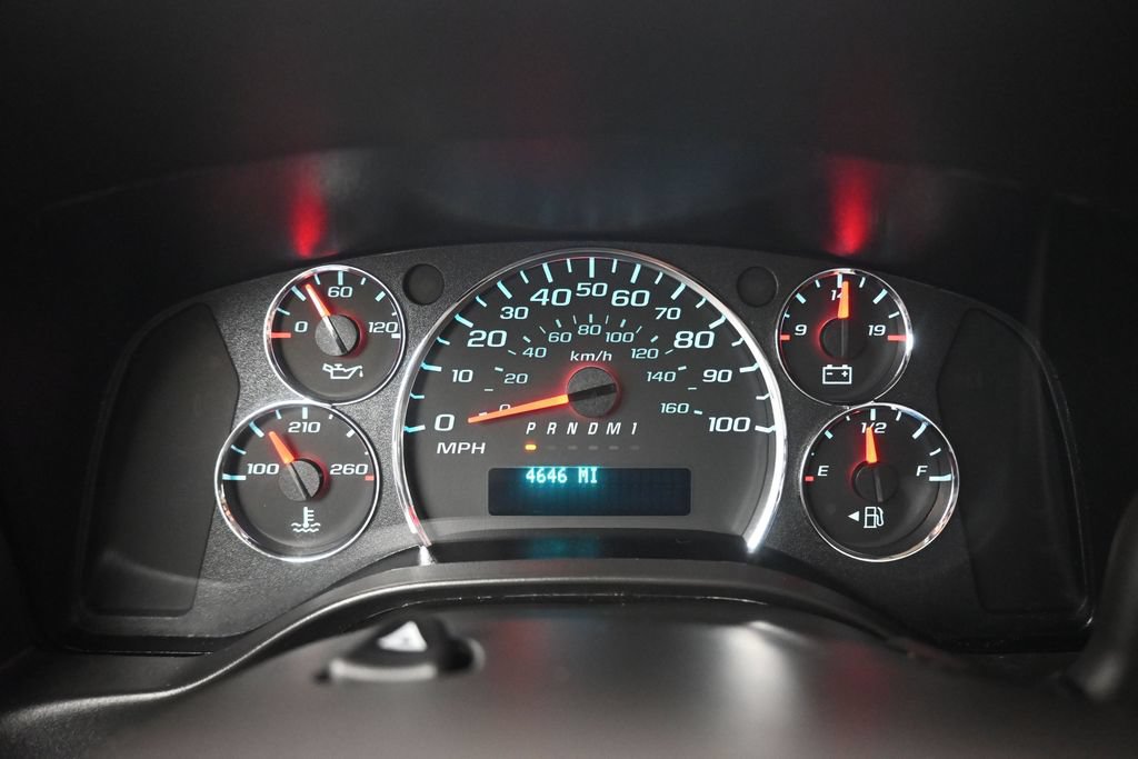 Used 2025 Chevrolet Express 2500 RWD image 15