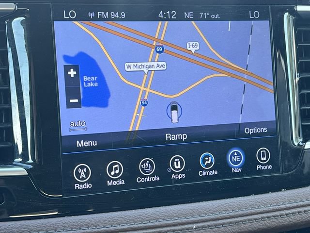 Used 2017 Chrysler Pacifica Limited FWD image 11