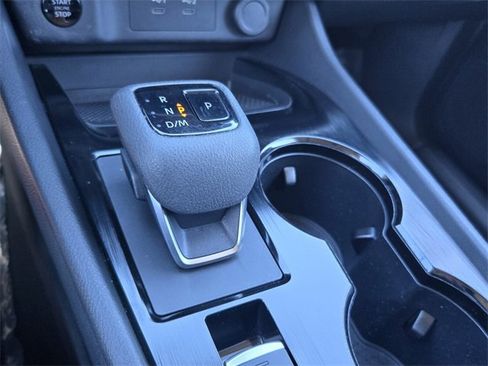 Used 2024 Nissan Rogue SV w/ SV Premium Package image 23