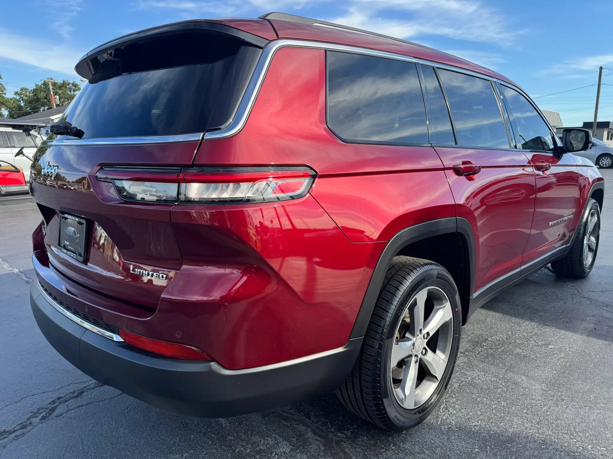 Used 2021 Jeep Grand Cherokee L Limited w/ Luxury Tech Group II AWD/4WD image 3