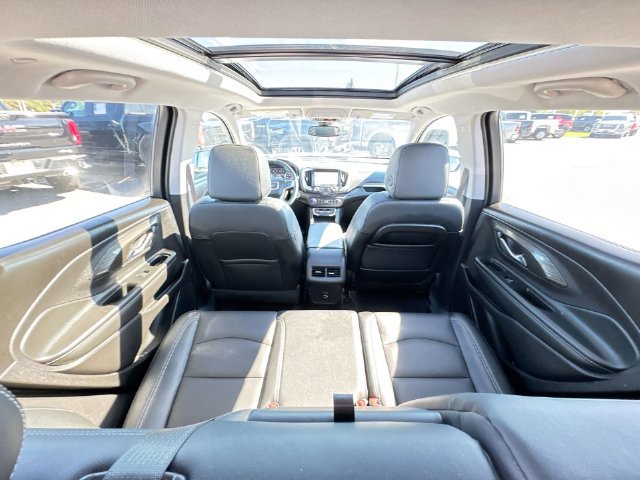 Used 2024 GMC Terrain SLT w/ Infotainment Package II AWD/4WD image 21