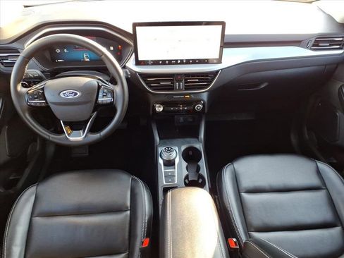 Used 2023 Ford Escape Platinum image 9