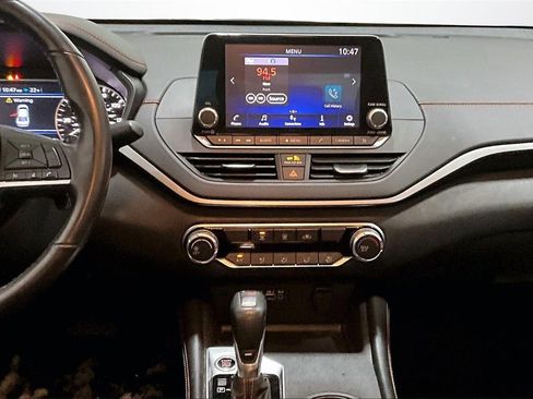 Used 2022 Nissan Altima 2.5 SR image 9