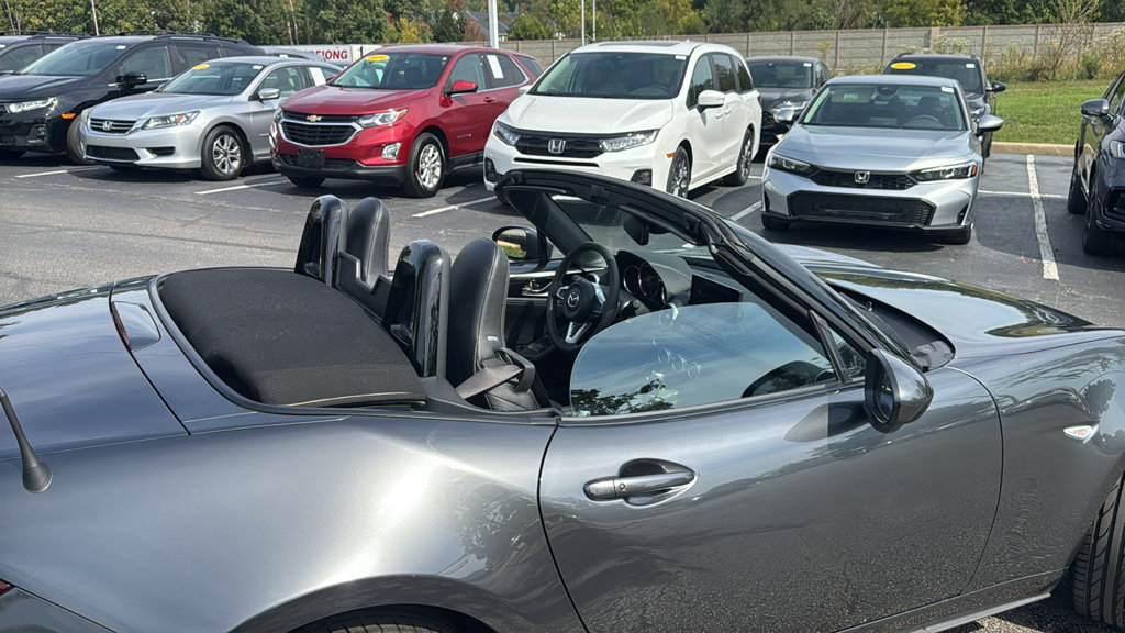 Used 2024 MAZDA MX-5 Miata Grand Touring RWD image 17