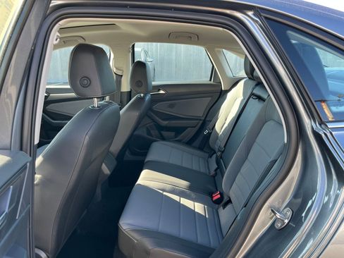 Used 2025 Volkswagen Jetta SE image 25