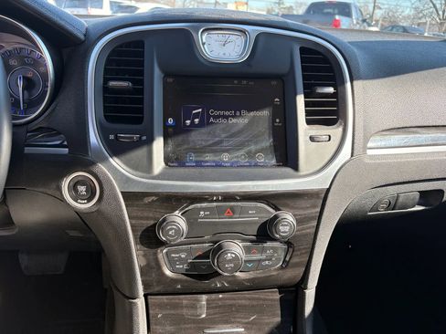 Used 2015 Chrysler 300 Limited w/ Driver Convenience Group image 22