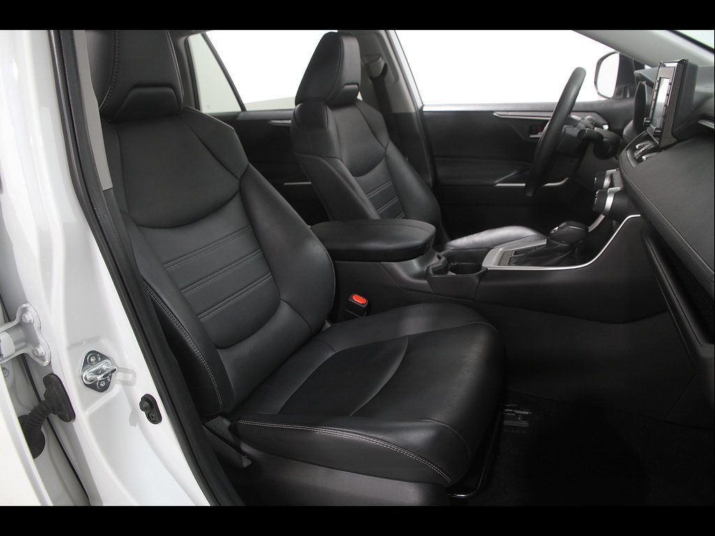 Used 2021 Toyota RAV4 XLE Premium AWD/4WD image 15