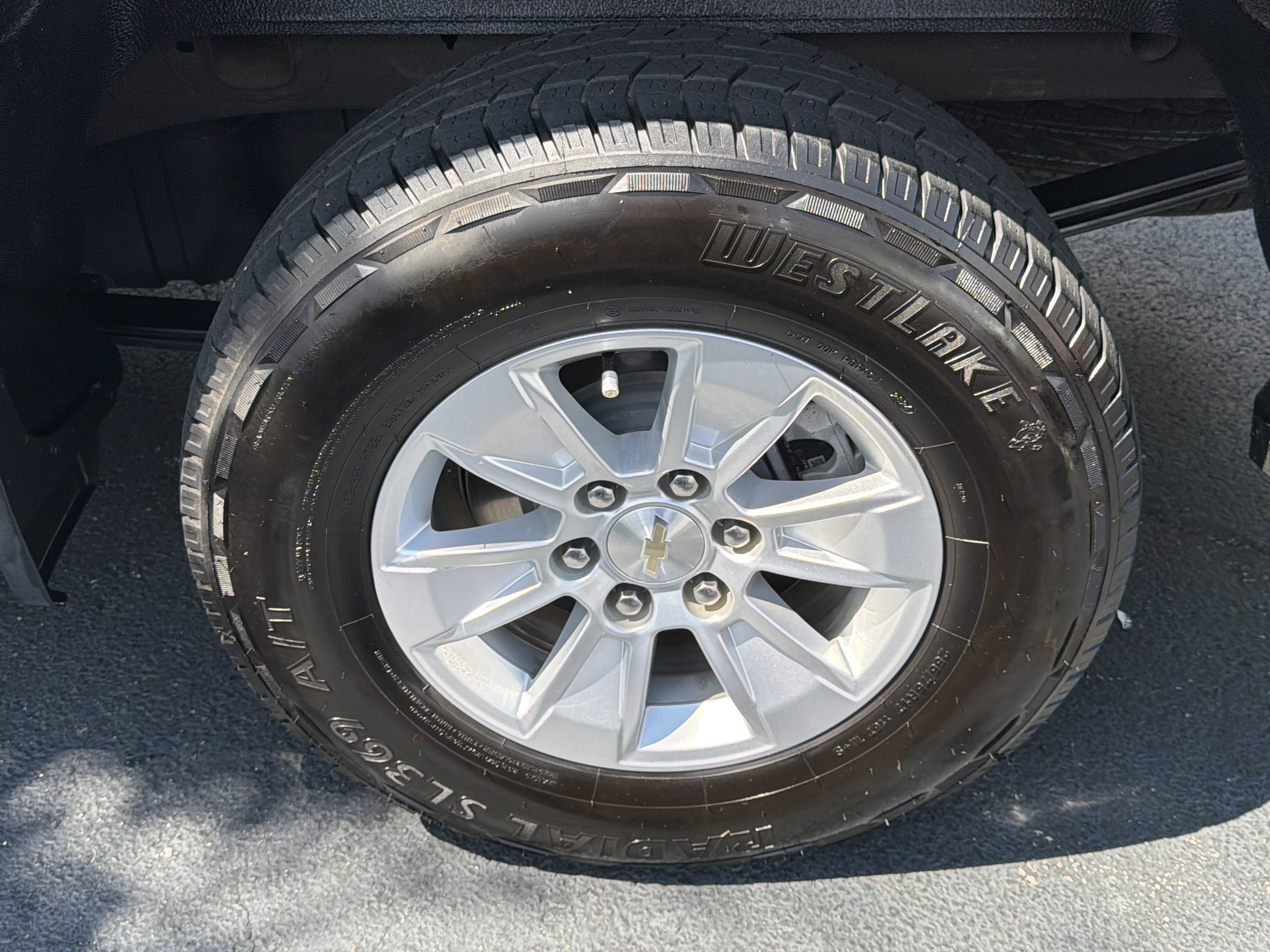 Used 2023 Chevrolet Silverado 1500 LT w/ LPO, Dark Essentials Package AWD/4WD image 19