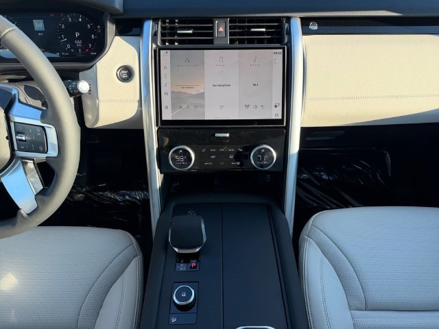 New 2026 Land Rover Discovery S AWD/4WD image 15