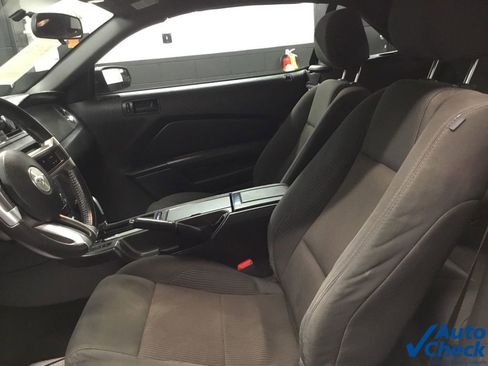 Used 2014 Ford Mustang Convertible image 32