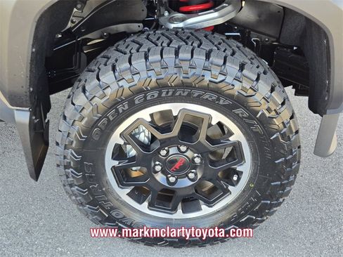 New 2025 Toyota Tacoma TRD Off-Road image 18