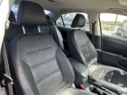Used 2012 Volkswagen Jetta SE image 39