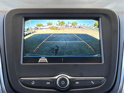 Used 2019 Chevrolet Equinox LS FWD image 16