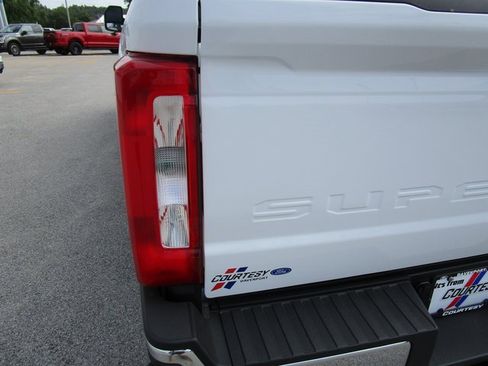 New 2025 Ford F250 XL w/ FX4 Off-Road Package image 11