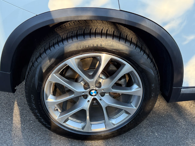 Used 2026 BMW X5 xDrive40i AWD/4WD image 11
