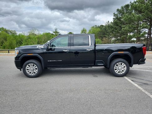 Used 2022 GMC Sierra 2500 Denali w/ Technology Package image 2