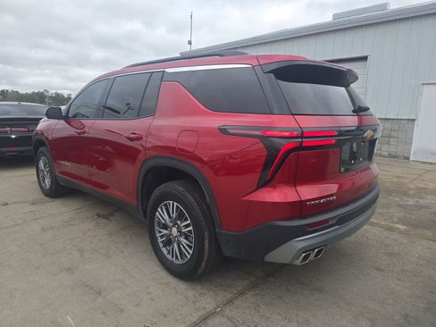 Used 2025 Chevrolet Traverse LT w/ Driver Confidence Package image 7