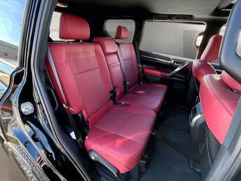 Used 2023 Lexus GX 460 Premium w/ Premium Package image 29