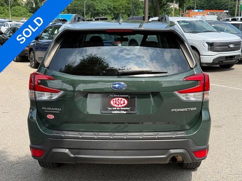 Used 2023 Subaru Forester Premium AWD/4WD image 9