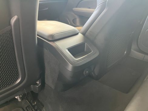 Used 2025 Volvo V60 B5 Cross Country Plus image 24