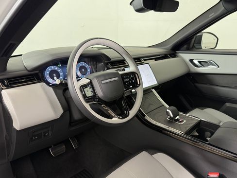 Used 2026 Land Rover Range Rover Velar Dynamic SE AWD/4WD image 4