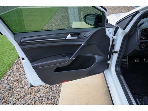 Used 2019 Volkswagen Golf R 4-Door image 10