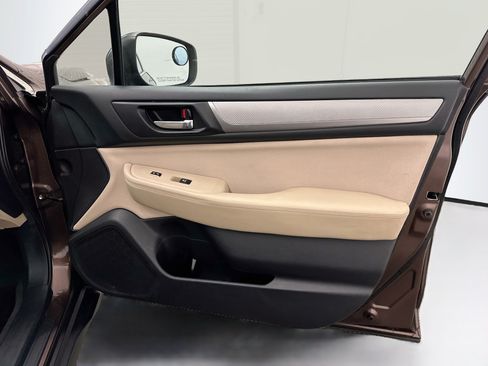 Used 2019 Subaru Outback 2.5i Premium AWD/4WD image 32