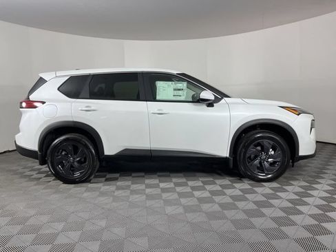 New 2026 Nissan Rogue SV FWD image 12