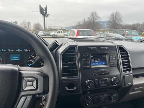 Used 2017 Ford F150 XLT image 7
