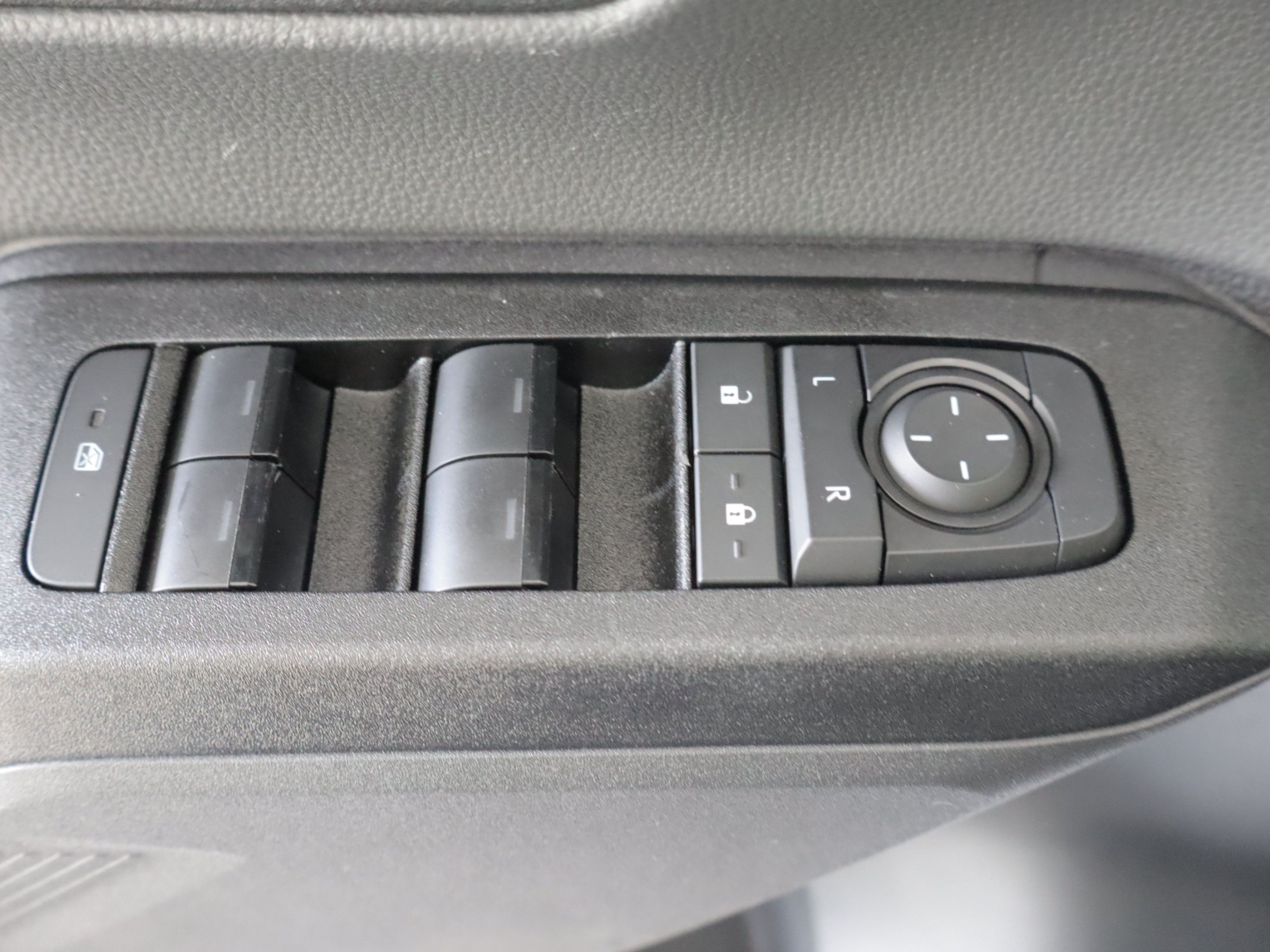 Used 2026 Toyota RAV4 LE AWD/4WD image 11
