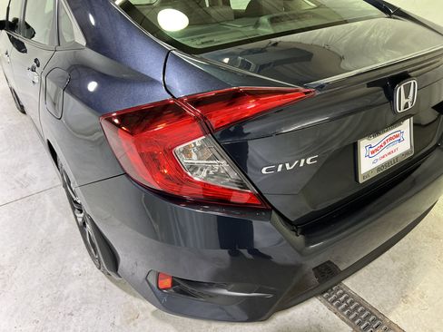 Used 2016 Honda Civic Touring image 10