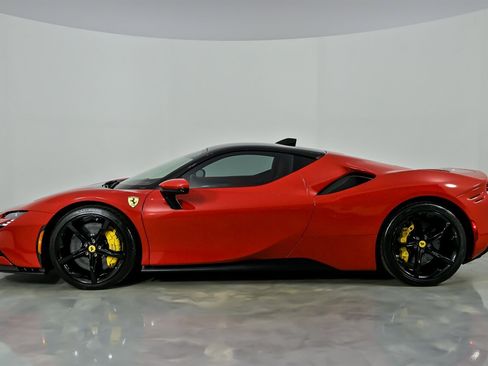 Used 2023 Ferrari SF90 Stradale image 8