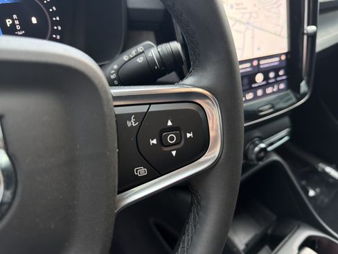 Certified 2024 Volvo XC40 B5 Core w/ Protection Package Premier AWD/4WD image 20