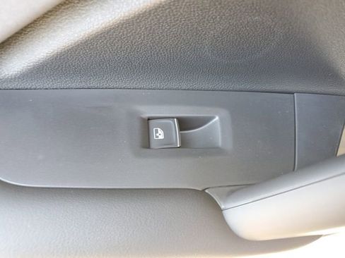 New 2026 Volkswagen Tiguan SE R-Line image 14