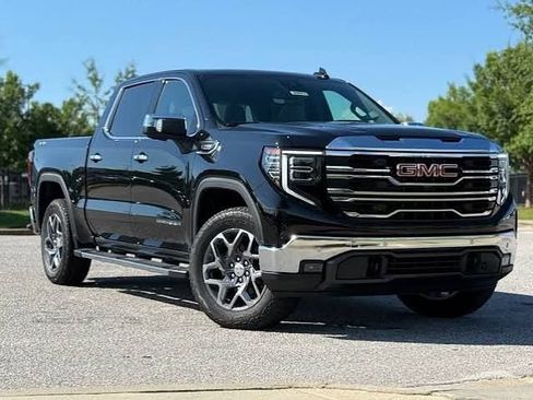 Used 2026 GMC Sierra 1500 SLT AWD/4WD image 1