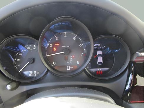 Used 2023 Porsche Macan image 18