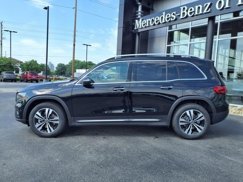 New 2025 Mercedes-Benz GLB 250 4MATIC image 3
