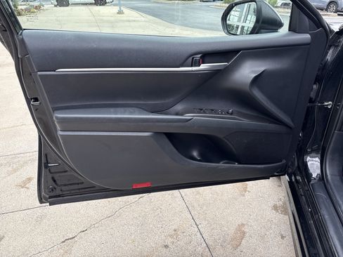 Used 2023 Toyota Camry SE FWD image 13