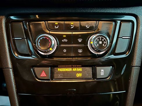 Used 2021 Buick Encore Preferred image 17